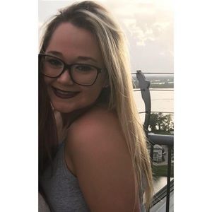 Meet your Posher, Christy